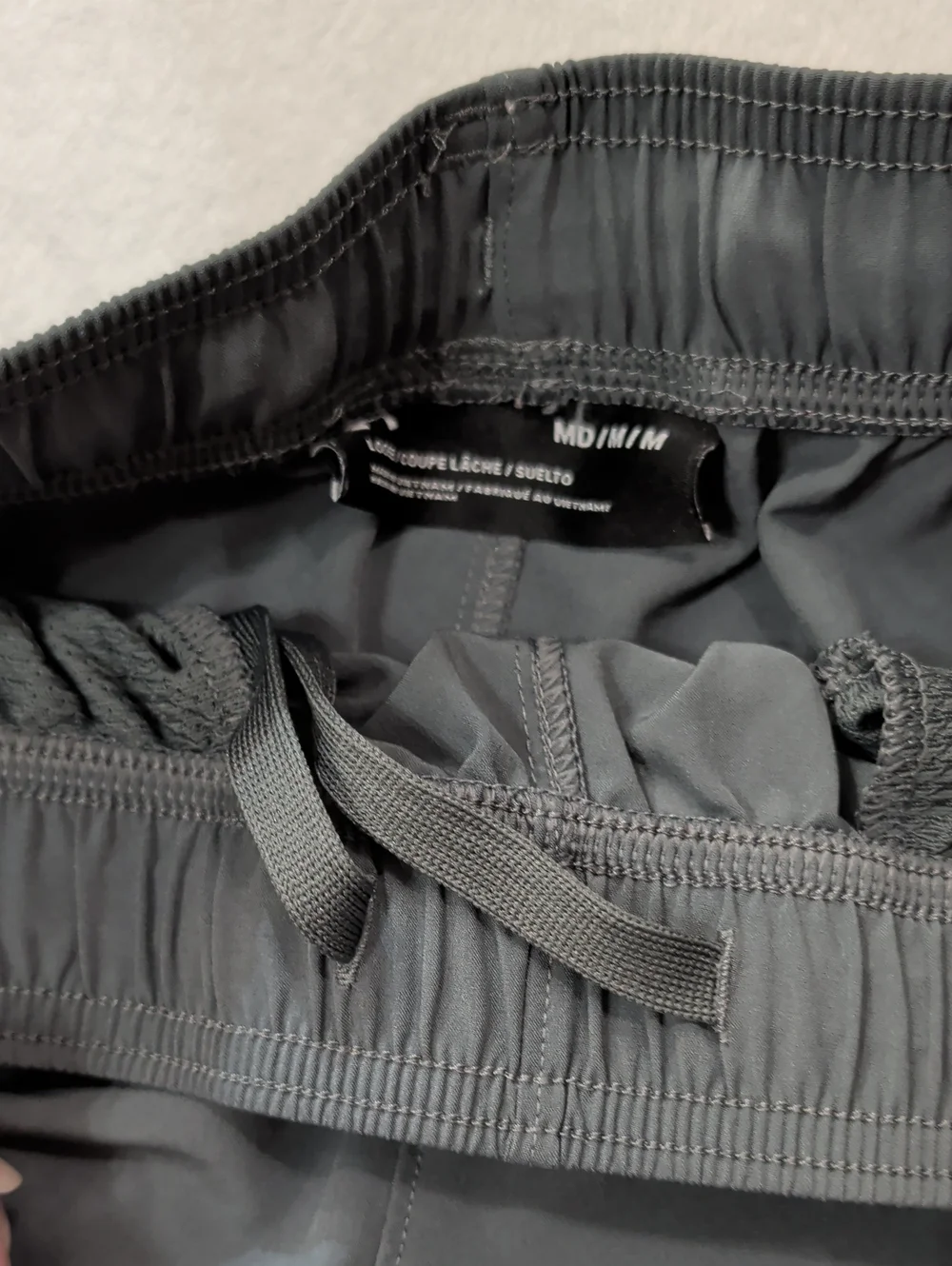 Like New Men's Medium Gray Under Armor Shorts